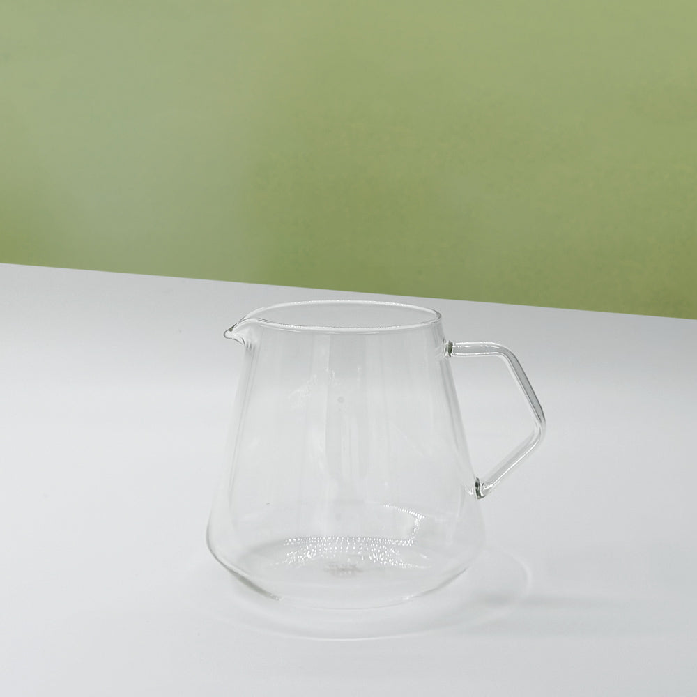 La carafe kinto en verre est idéal pour la préparation de café avec dripper méthode douce